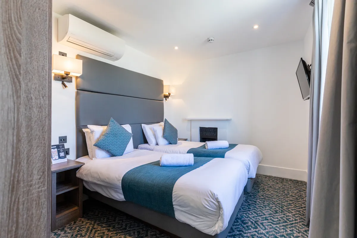 Standard Twin Room. — photo 1 of 21